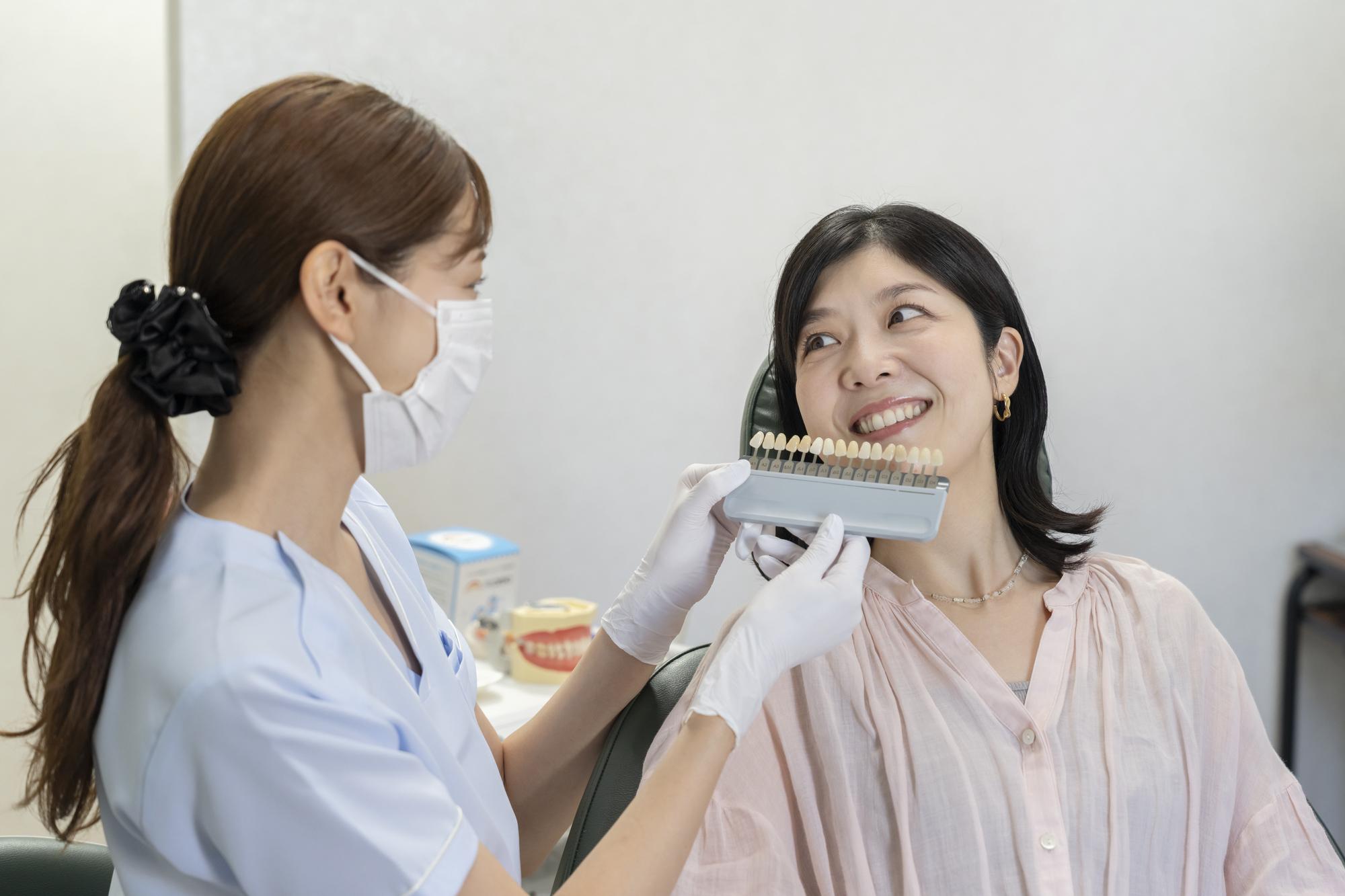 歯を白くする歯科医院のホワイトニング方法